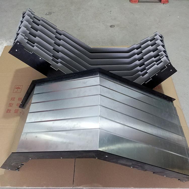 带滚轮式机床钢板防护罩